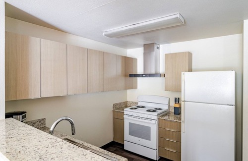 University District Apartamento | Blueground | Univ Dist, pet area & elev, nr UW