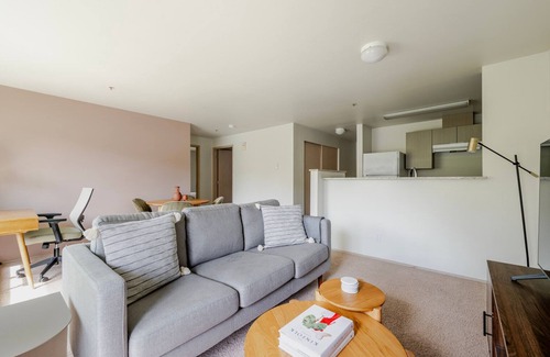University District Apartamento | Blueground | Univ Dist, pet area & elev, nr UW