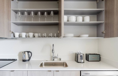 Alameda Apartamento | Blueground | West Alameda, fitness center, nr Park