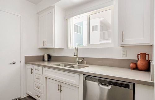 Westwood Apartamento | Blueground | Westwood, balcony, nr UCLA