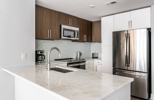 Woodmont Triangle Apartamento | Blueground | Woodmont, pool & gym, nr Bethesda Row