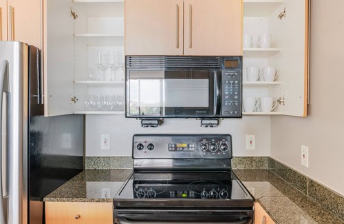 Woodmont Triangle Apartamento | Blueground | Woodmont Triangle, fitness, nr Park