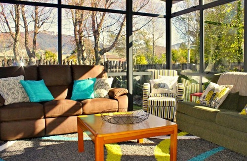Turangi Casa | Bluehaven Cottage - Turangi Holiday Home