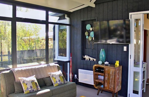 Turangi Casa | Bluehaven Cottage - Turangi Holiday Home