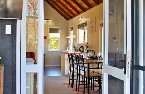 Turangi Casa | Bluehaven Cottage - Turangi Holiday Home