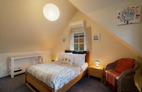 Bright Casa | BlueMill Cottage