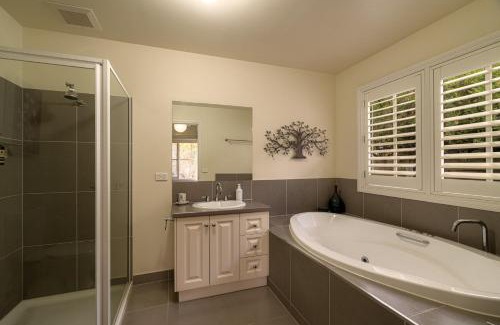 Bright Casa | BlueMill Cottage
