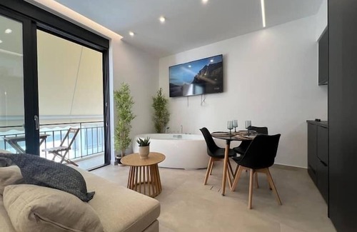 Piraeus Apartamento | BlueMotion - PortSuite