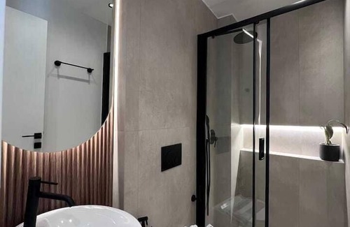 Piraeus Apartamento | BlueMotion - PortSuite