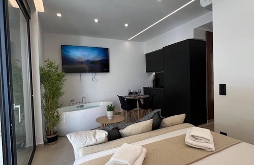 Piraeus Apartamento | BlueMotion - PortSuite