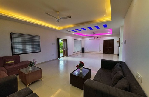 Hyderabad Otro | BluePebble Villa 3BHK Private Pool Retreat by Homeyhuts
