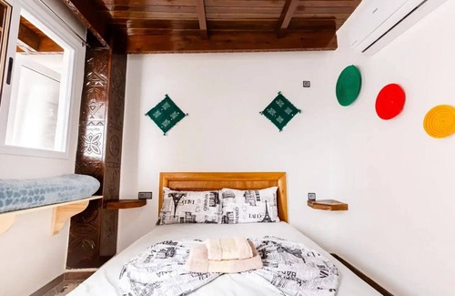 Agadir Apartamento | Bluerina - Private Budget Room Air conditioning And Breakfast Included