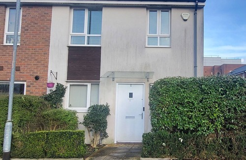 Clayton Casa | Bluesea Home near etihad, Co-Op Live, with free 2 parking spaces, Wifi
