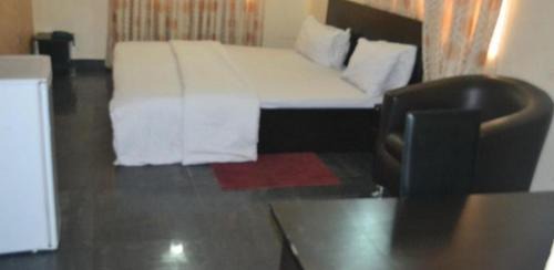 Surulere Cabina | Blueseasons Hotel Suites - Standard