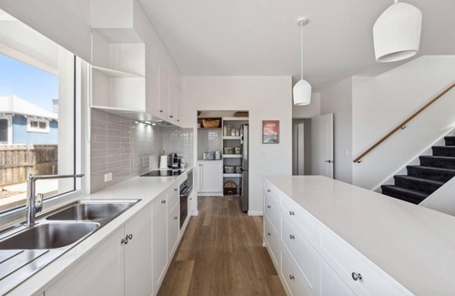 Augusta Casa | Bluewater Retreat - Bluewater Retreat - Breeze to the beach with ease