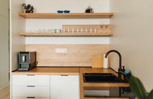 Banka Apartamento | BlueWave Apartment Piestany, Lake Slnava View & Free Parking