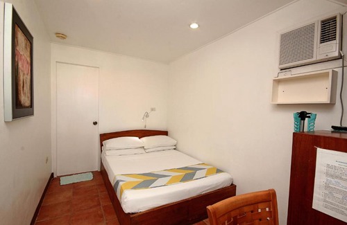 Balabag Hotel | Bluewaves Beach House