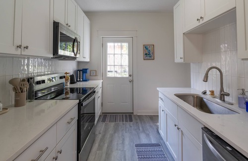 Midtown Cabaña | Bluff City Luxe-Cottage: 2 Bed, 1 Bath, Private, Gated, Completely Renovated!