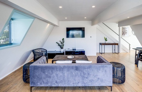 Bluff Hill Casa | BLUFF HILL HEIGHTS – NAPIER HOLIDAY HOME, pet friendly in Napier
