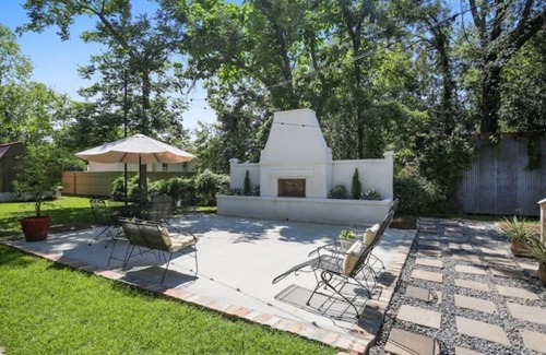 Mandeville Cabaña | Blume Cottage-Historic 2BR Getaway, Walk to Lake Pontchartrain & Cafe's