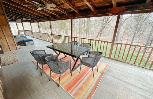Kerhonkson Casa | Bluming Fields - A private home on a 150-acre horse farm.