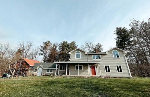 Kerhonkson Casa | Bluming Fields - A private home on a 150-acre horse farm.