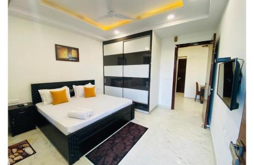 New Delhi Apartamento | BluO 1BHK City Centre - Balcony, Lift, Terrace