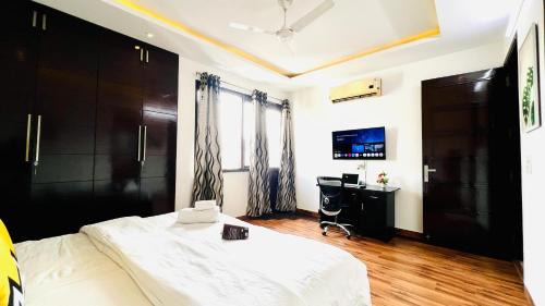 Defence Colony Apartamento | BluO 1BHK Defence Colony Mkt - Balcony, Parking