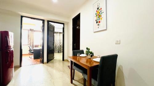Defence Colony Apartamento | BluO 1BHK Defence Colony Mkt - Balcony, Parking
