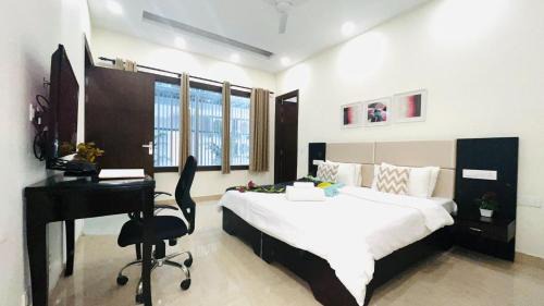 DLF City Apartamento | BluO 1BHK - DLF CyberCity, Balcony, Lift, Parking