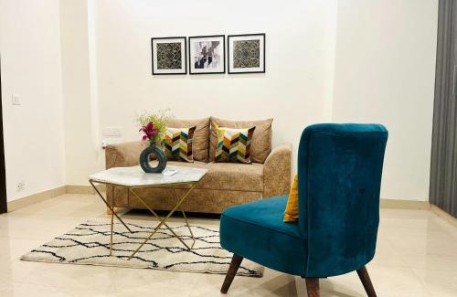 DLF City Apartamento | BluO 1BHK - DLF CyberCity, Balcony, Lift, Parking