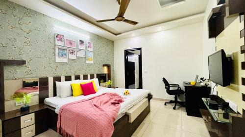 Vaishali Nagar Apartamento | BluO 2BHK Jaipur - Balcony, Terrace Garden, Parking, Lift