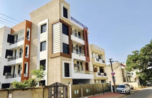 Vaishali Nagar Apartamento | BluO 2BR Jaipur - Lift, Balcony, Parking, Terrace