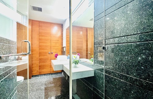 Delhi Apartamento | BluO 3BHK M Block Mkt - Lift, Balcony, Parking