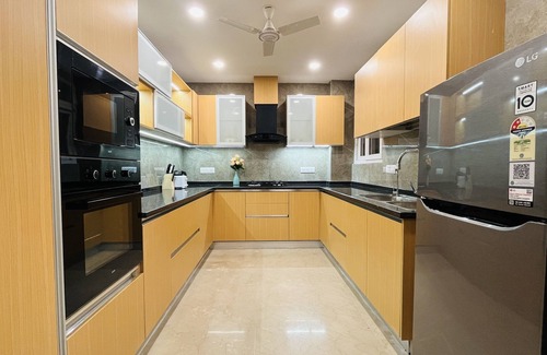 Saket Apartamento | BluO 4BHK Saket Max - Lift, Balcony, Parking