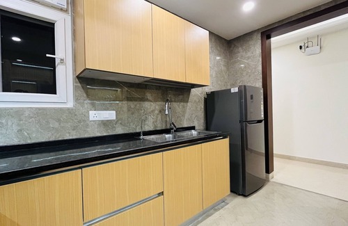 Saket Apartamento | BluO 4BHK Saket Max - Lift, Balcony, Parking