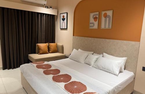 Knowledge Park III Apartamento | Blush & Bloom Luxury Stay in Greater Noida