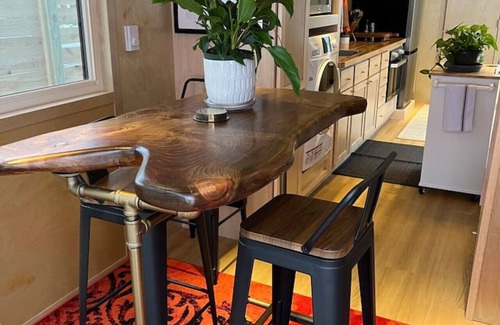 Chatham Apartamento | BLUSH: Boutique TINY home*private spa*walk to town