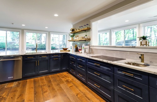 Blythewood Cabaña | Blythewood Modern Cottage Retreat: Deck & Grill!