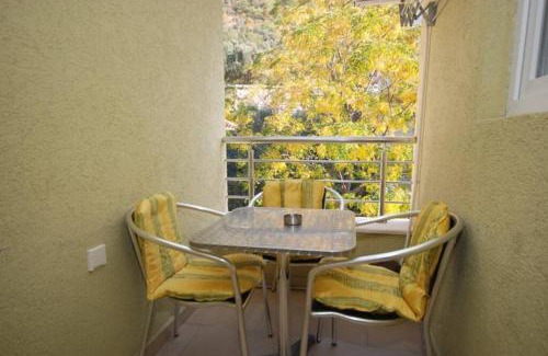 Sveti Stefan Apartamento | BMV room for 2-3 with greenery view