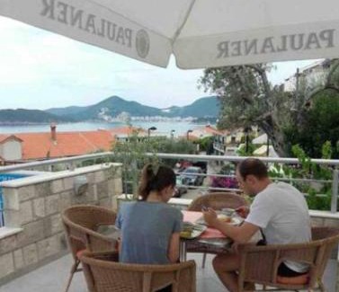 Sveti Stefan Apartamento | BMV room for 2-3 with greenery view