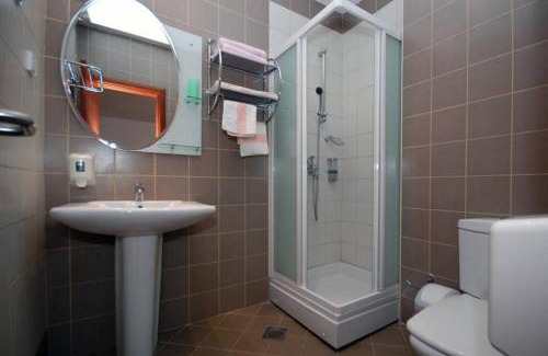 Sveti Stefan Apartamento | BMV room for 2-3 with greenery view