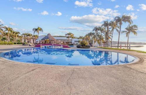 La Cruz de Huanacaxtle Villa | BNayar Family Villas with Beach Club