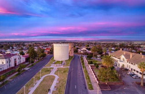 Leeton Casa | BNB on Cypress
