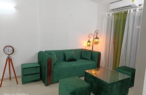 New Delhi Apartamento | BnBBuddy Aarohi Homes 3 BHK West Delhi