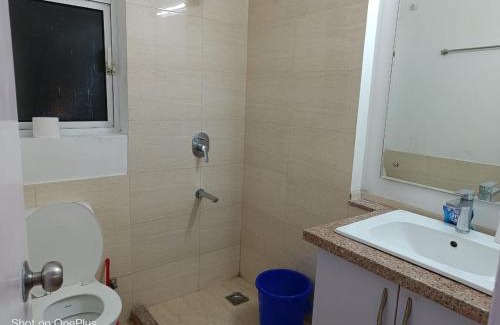 New Delhi Apartamento | BnBBuddy Aarohi Homes 3 BHK West Delhi