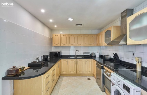 Dubai Marina Apartamento | bnbme | Damac Waves Tower | 3 + Maids