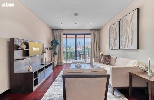 Palm Jumeirah Apartamento | bnbme - Luxury 2BR Anantara Palm Apt Beachfront Lagoon Pools Balcony & Spa Access