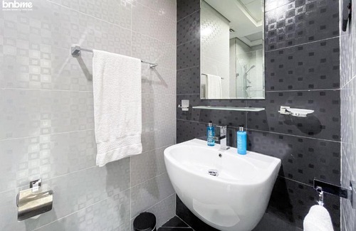 Dubai Sports City Apartamento | bnbmehomes - Hotel style Studio w A Facilities - 1918