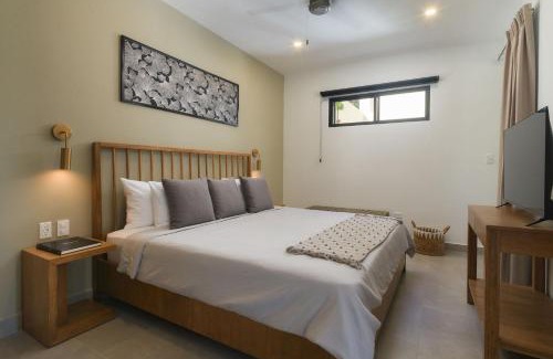 Playa Langosta Apartamento | Bo Jungle - Steps to Tamarindo Beach - Surf Pool 1